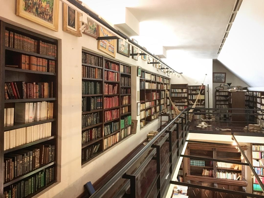 Biblioteca José Ramón Medina